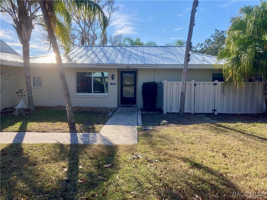 11580 W Bayshore Drive, Crystal River, FL 34429