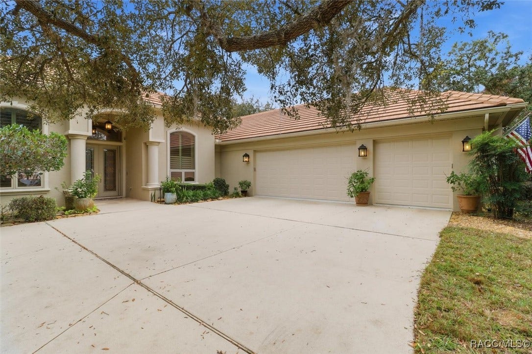 2723 N Crosswater Path, Lecanto, FL 34461 2723 N Crosswater Path, Lecanto, FL 34461