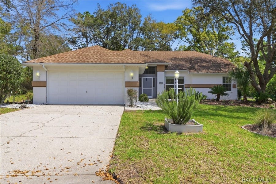 Property photo for 13 Bonnie Court N, Homosassa, FL