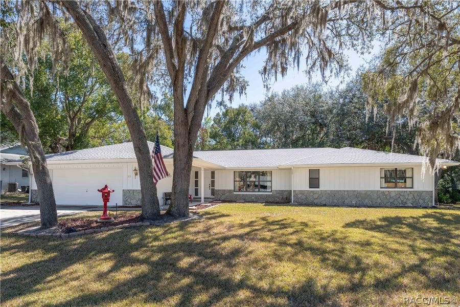 Property photo for 57 Greentree Street, Homosassa, FL