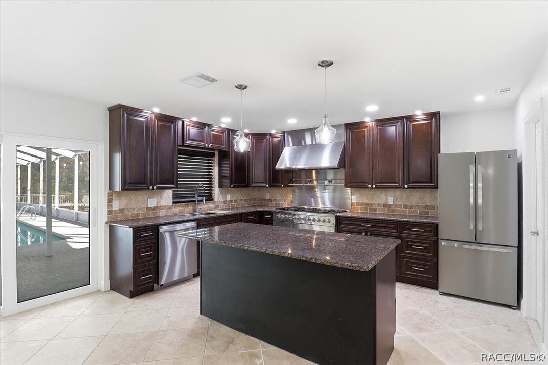 1025 SE 5th Avenue, Crystal River, FL 34429 1025 SE 5th Avenue, Crystal River, FL 34429