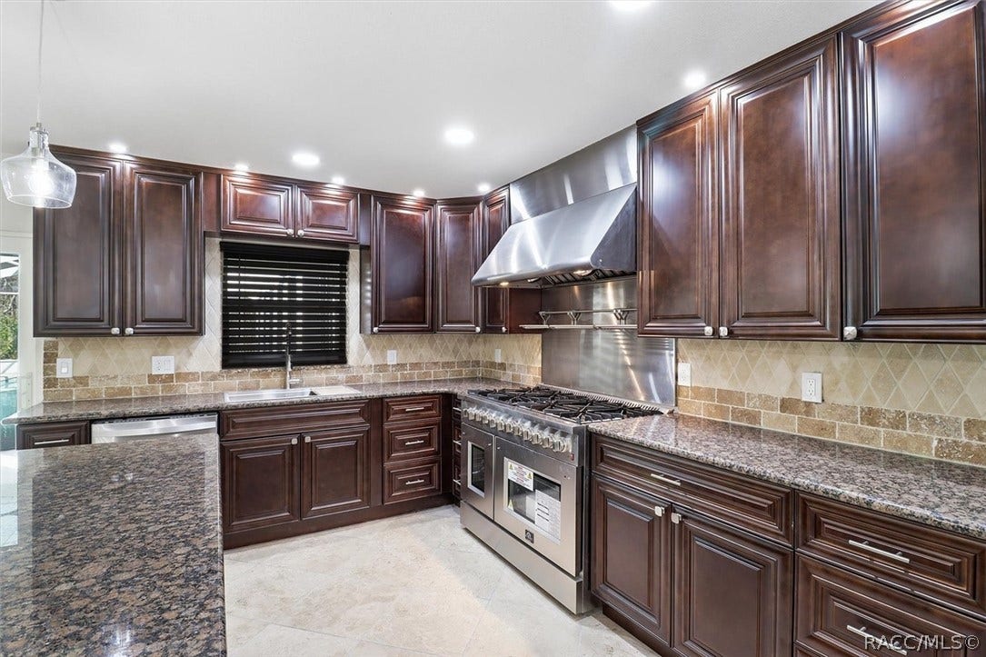 1025 SE 5th Avenue, Crystal River, FL 34429 1025 SE 5th Avenue, Crystal River, FL 34429