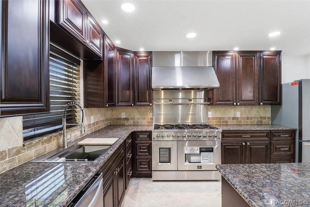 1025 SE 5th Avenue, Crystal River, FL 34429 1025 SE 5th Avenue, Crystal River, FL 34429