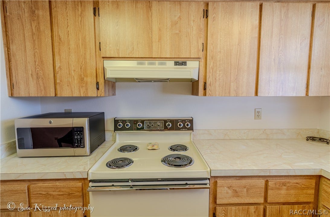 2508 Landover Boulevard, Spring Hill, FL 34609 2508 Landover Boulevard, Spring Hill, FL 34609