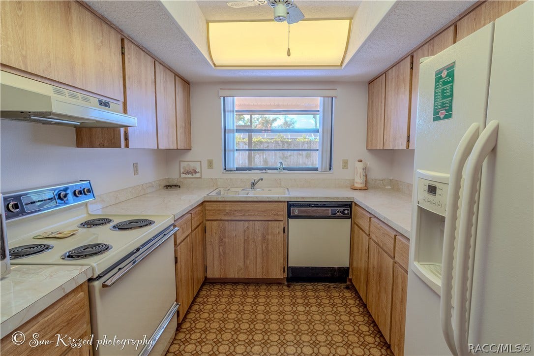 2508 Landover Boulevard, Spring Hill, FL 34609 2508 Landover Boulevard, Spring Hill, FL 34609