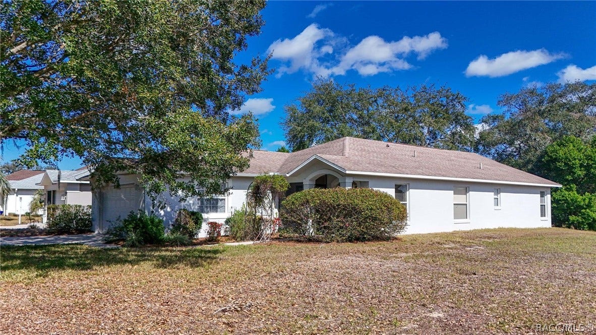 2219 N Brentwood Circle, Lecanto, FL 34461 2219 N Brentwood Circle, Lecanto, FL 34461