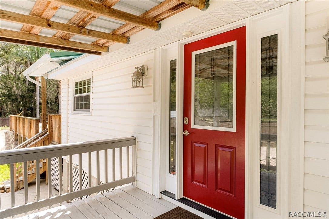 5447 S Boulevard Drive, Homosassa, FL 34448 Entry of Main Home