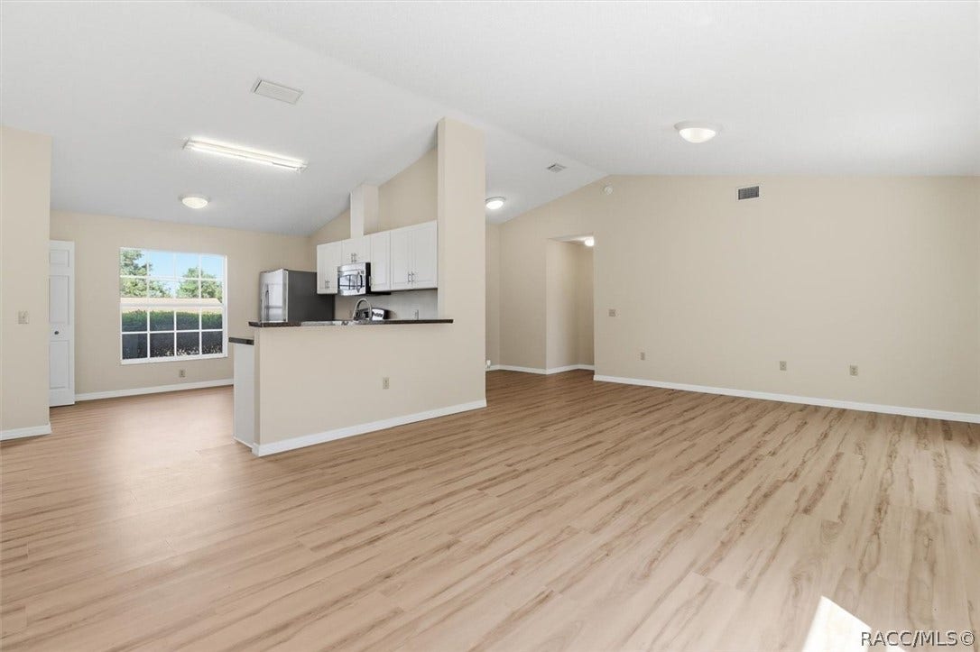 966 W Starjasmine Place, Beverly Hills, FL 34465 Open Concept living
