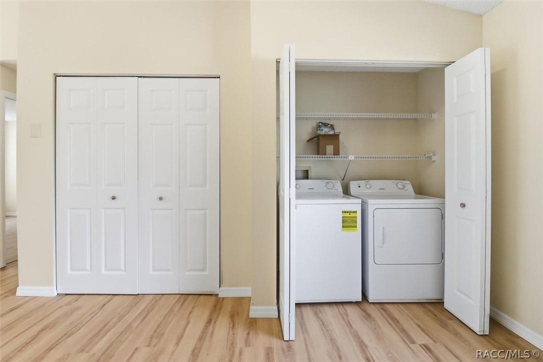 966 W Starjasmine Place, Beverly Hills, FL 34465 Laundry closet