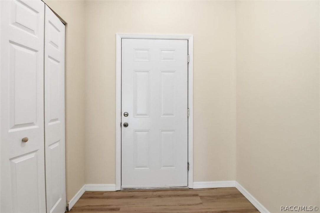 966 W Starjasmine Place, Beverly Hills, FL 34465 Foyer