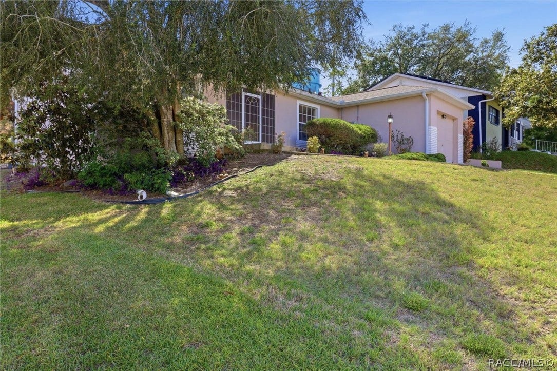 966 W Starjasmine Place, Beverly Hills, FL 34465 Exterior Front