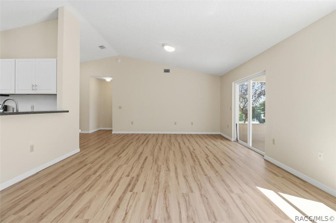 966 W Starjasmine Place, Beverly Hills, FL 34465 Neutral colors
