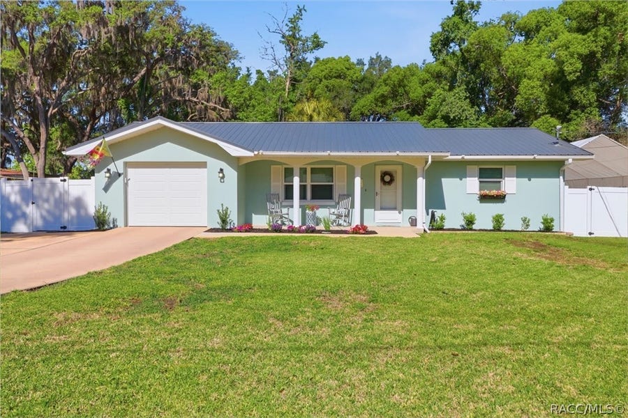 Property photo for 1104 Lakeshore Drive, Inverness, FL