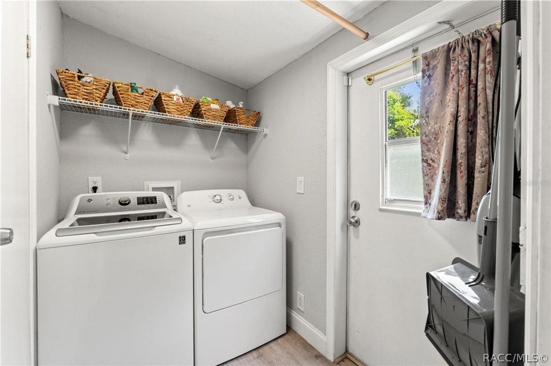 6886 W Edgewood Lane, Homosassa, FL 34448 6886 W Edgewood Lane, Homosassa, FL 34448