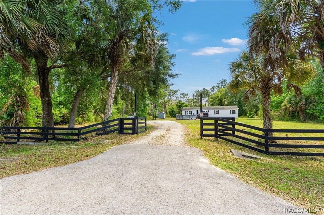 6886 W Edgewood Lane, Homosassa, FL 34448 6886 W Edgewood Lane, Homosassa, FL 34448