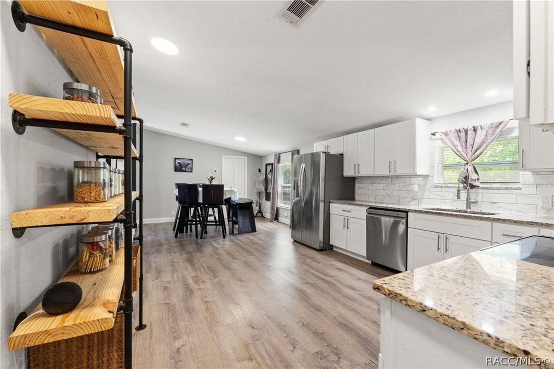 6886 W Edgewood Lane, Homosassa, FL 34448 6886 W Edgewood Lane, Homosassa, FL 34448