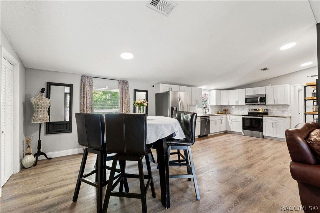 6886 W Edgewood Lane, Homosassa, FL 34448 6886 W Edgewood Lane, Homosassa, FL 34448