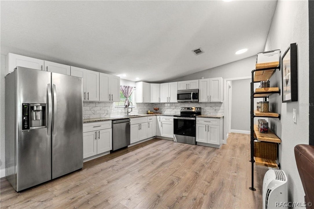 6886 W Edgewood Lane, Homosassa, FL 34448 6886 W Edgewood Lane, Homosassa, FL 34448