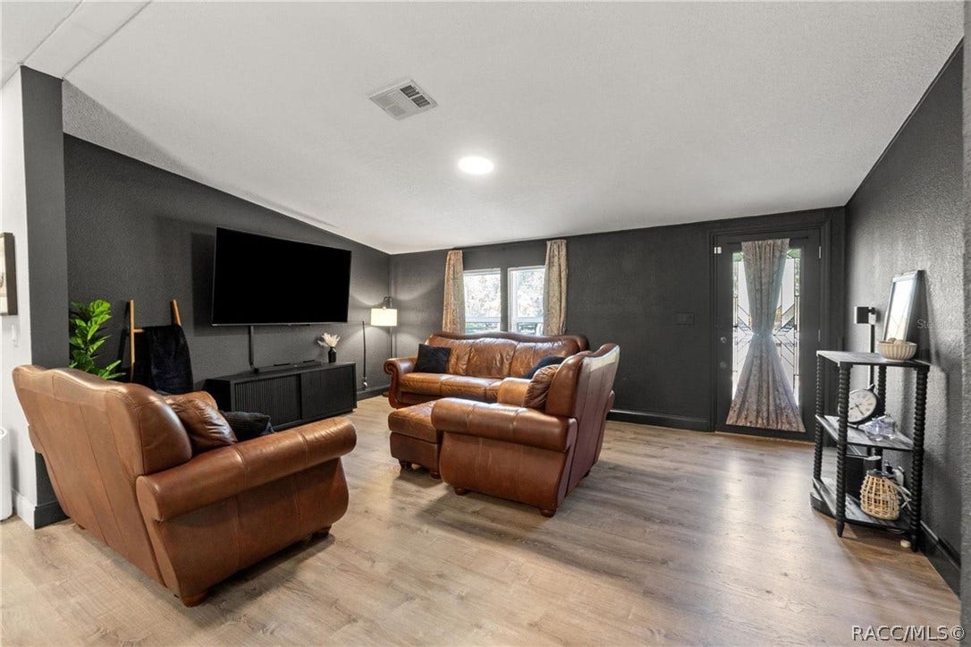 6886 W Edgewood Lane, Homosassa, FL 34448 6886 W Edgewood Lane, Homosassa, FL 34448