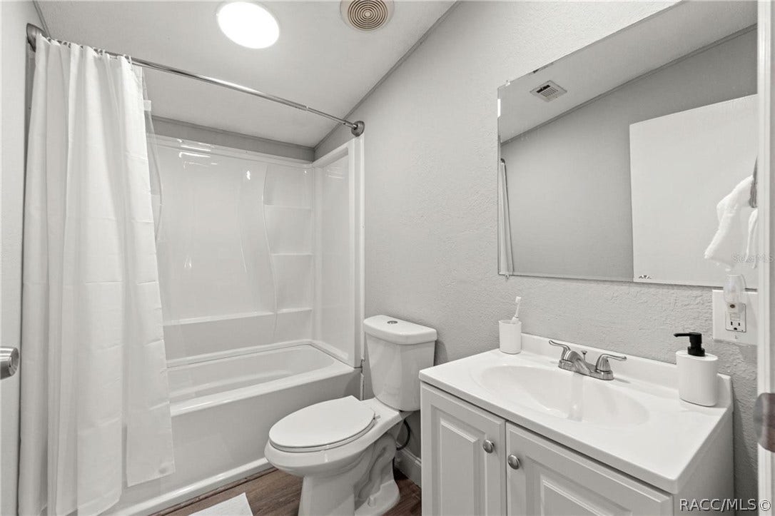 6886 W Edgewood Lane, Homosassa, FL 34448 6886 W Edgewood Lane, Homosassa, FL 34448