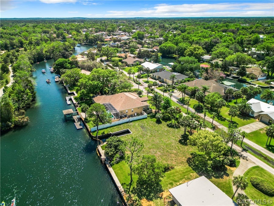 Property photo for 731 SE 1st Court, Crystal River, FL