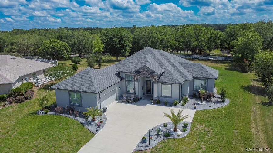 Property photo for 1555 E Seattle Slew Circle, Inverness, FL