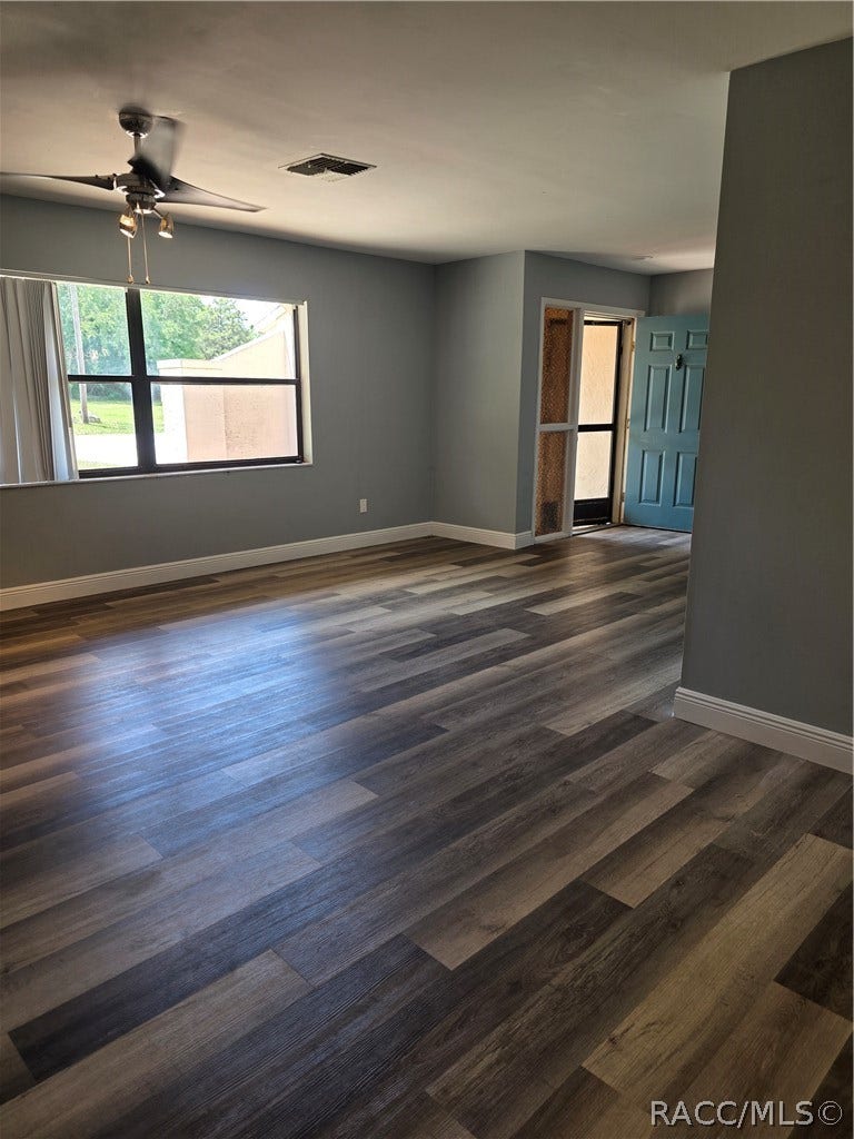 8219 W Trotter Lane, Homosassa, FL 34446 Living Room
