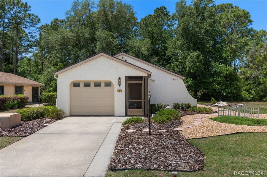 Property photo for 75 Chinaberry Circle, Homosassa, FL