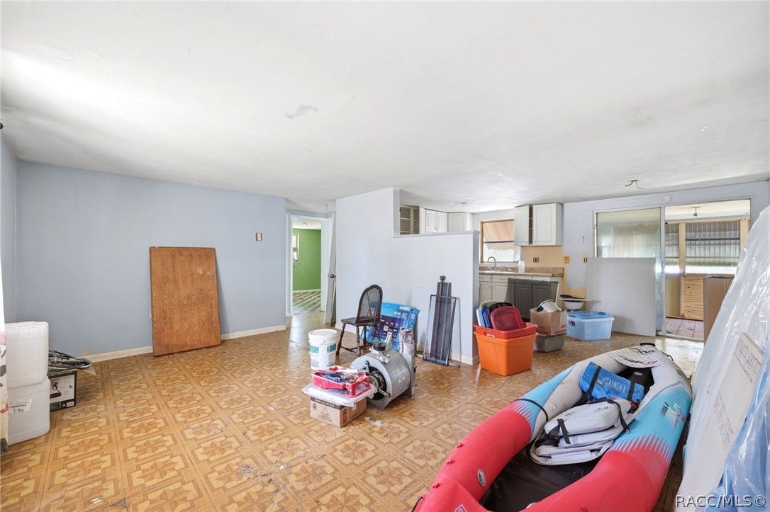 10 S Jackson Street, Beverly Hills, FL 34465 Living/Dining/Kitchen
