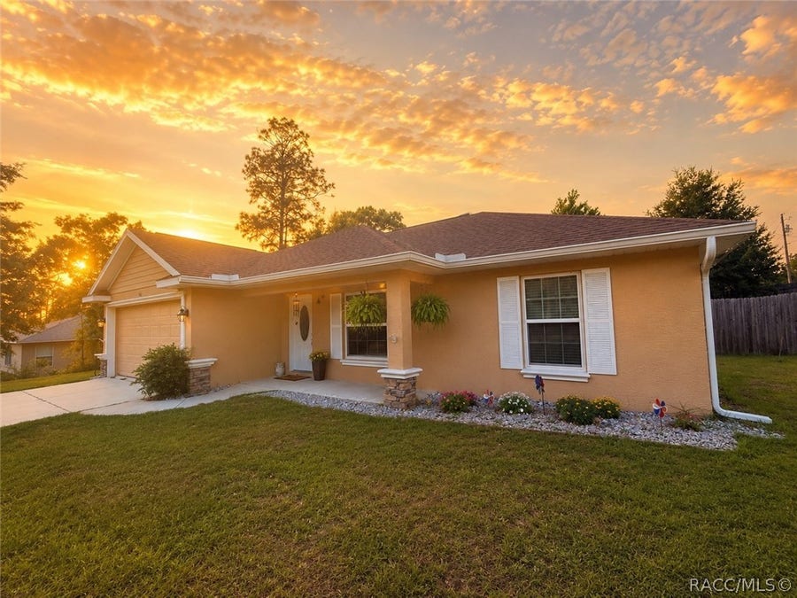 Property photo for 1167 W Hedgewood Lane, Dunnellon, FL