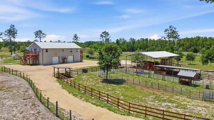Property photo for 9560 N Parkwood Avenue, Dunnellon, FL