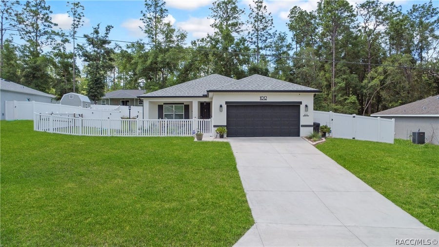 Property photo for 1012 W Geneva Place, Citrus Springs, FL