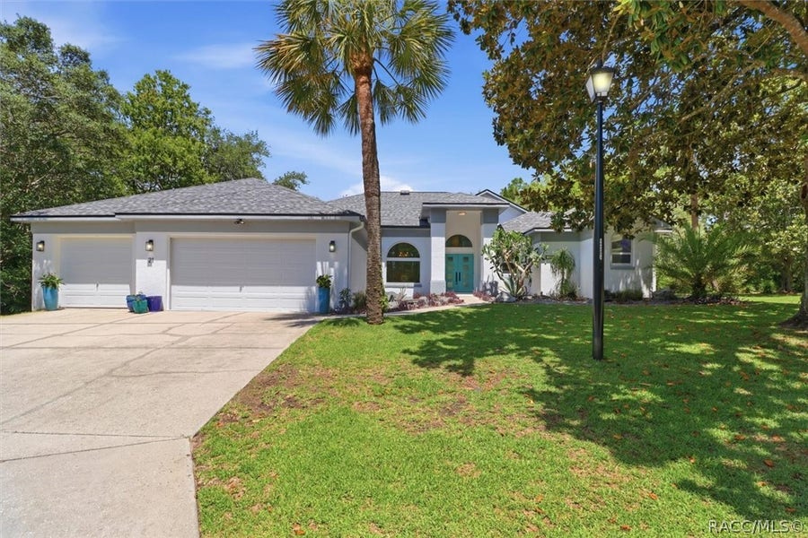 Property photo for 21 Fiddlewood Court, Homosassa, FL
