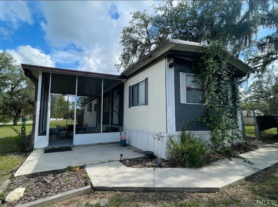Property photo for 5070 W Evita Lane, Dunnellon, FL
