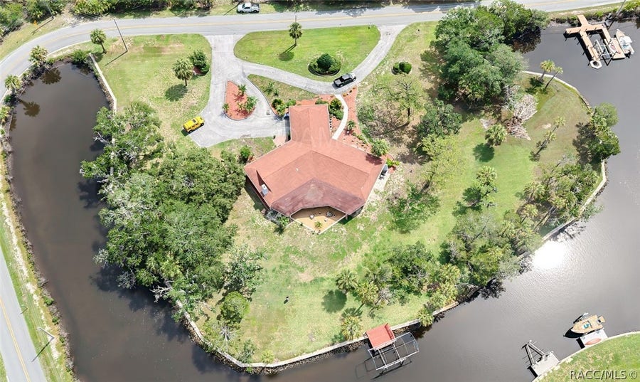 Property photo for 11580 W Dixie Shores Drive, Crystal River, FL