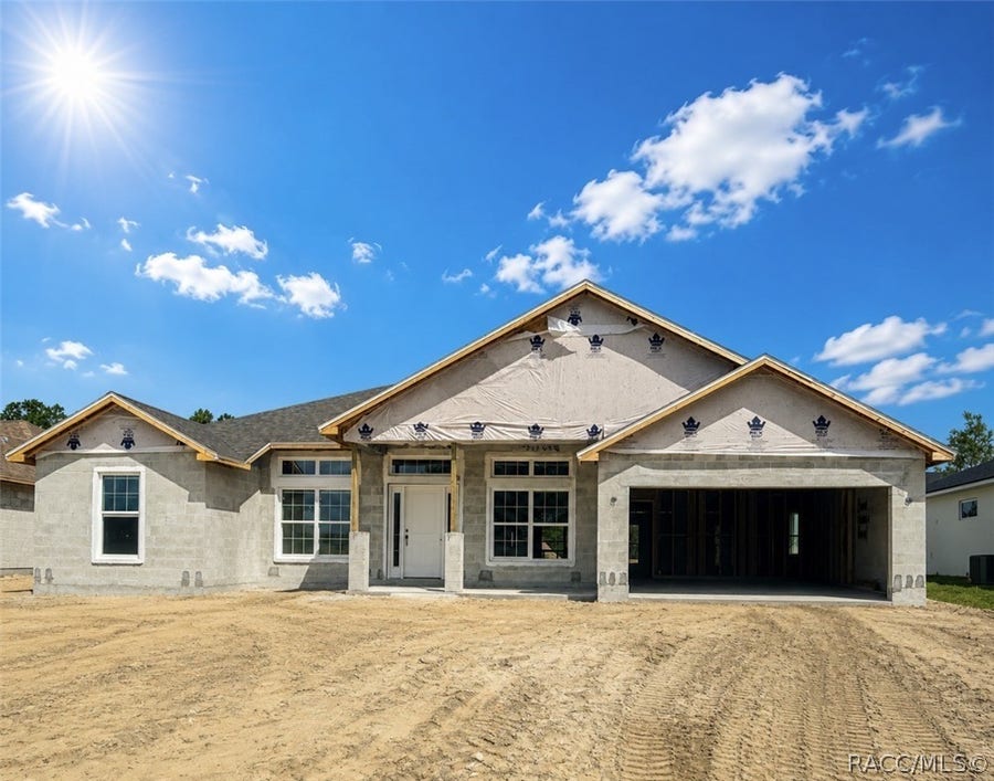 Property photo for 671 W Hallam Drive, Dunnellon, FL