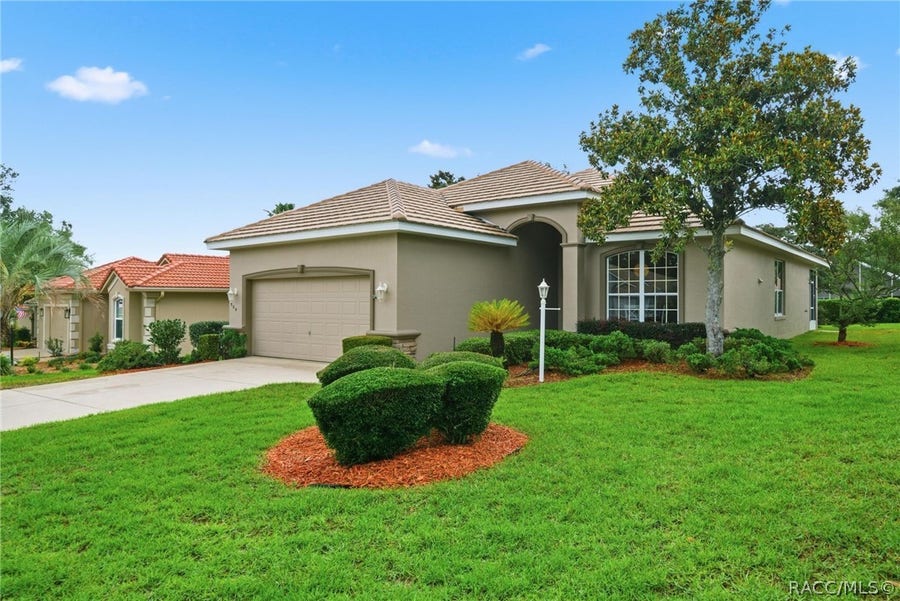 Property photo for 929 W Silver Meadow Loop, Hernando, FL