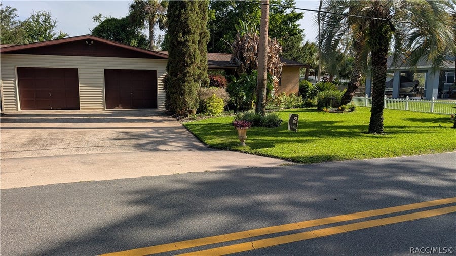 Property photo for 812 NW 6th Street, Crystal River, FL