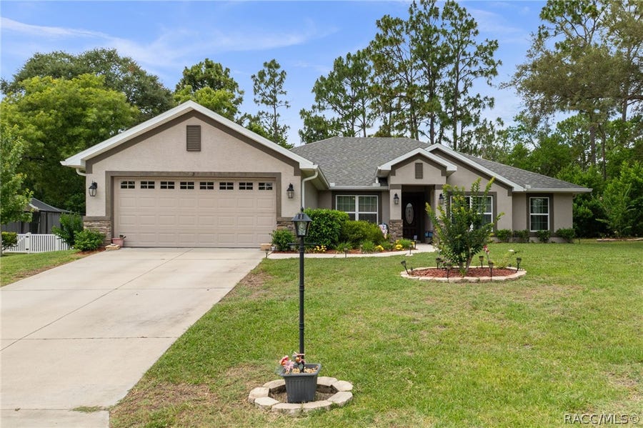 Property photo for 2 Balsam Drive, Homosassa, FL