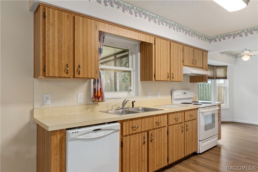 9390 E Windwood Loop, Inverness, FL 34450 9390 E Windwood Loop, Inverness, FL 34450
