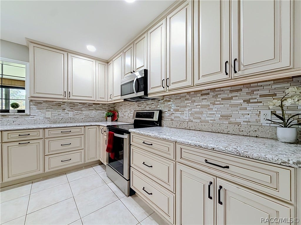 8831 E Sandpiper Drive, Inverness, FL 34450 8831 E Sandpiper Drive, Inverness, FL 34450