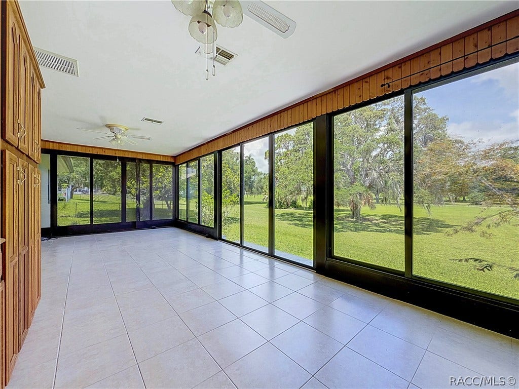 8831 E Sandpiper Drive, Inverness, FL 34450 8831 E Sandpiper Drive, Inverness, FL 34450