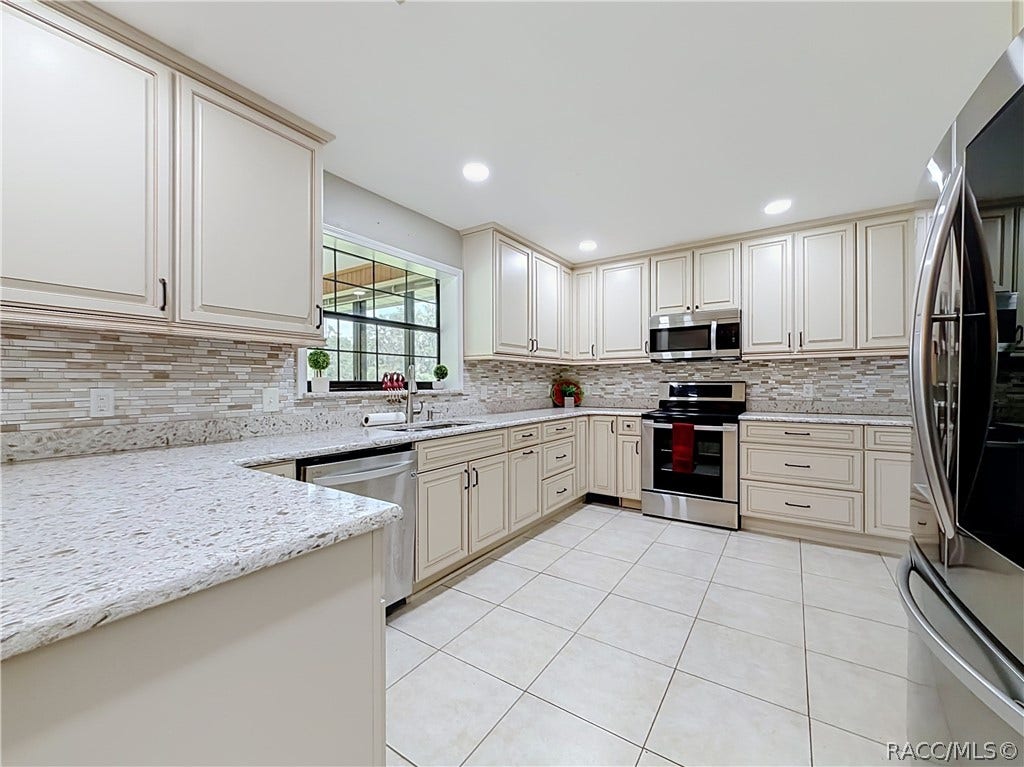 8831 E Sandpiper Drive, Inverness, FL 34450 8831 E Sandpiper Drive, Inverness, FL 34450