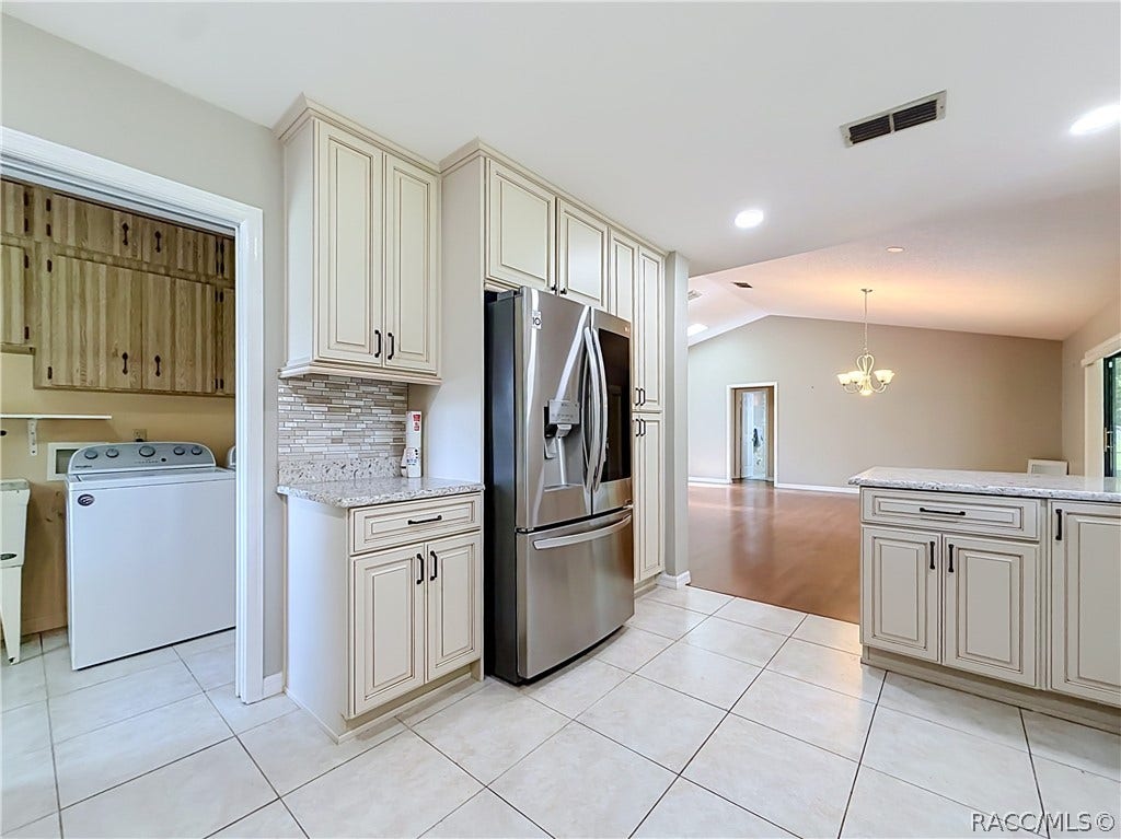 8831 E Sandpiper Drive, Inverness, FL 34450 8831 E Sandpiper Drive, Inverness, FL 34450