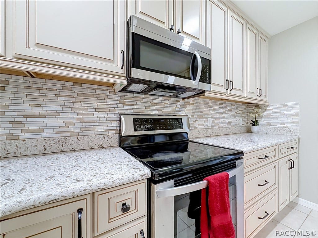 8831 E Sandpiper Drive, Inverness, FL 34450 8831 E Sandpiper Drive, Inverness, FL 34450