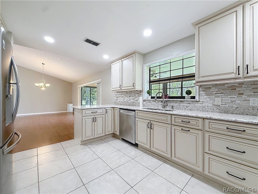 8831 E Sandpiper Drive, Inverness, FL 34450 8831 E Sandpiper Drive, Inverness, FL 34450