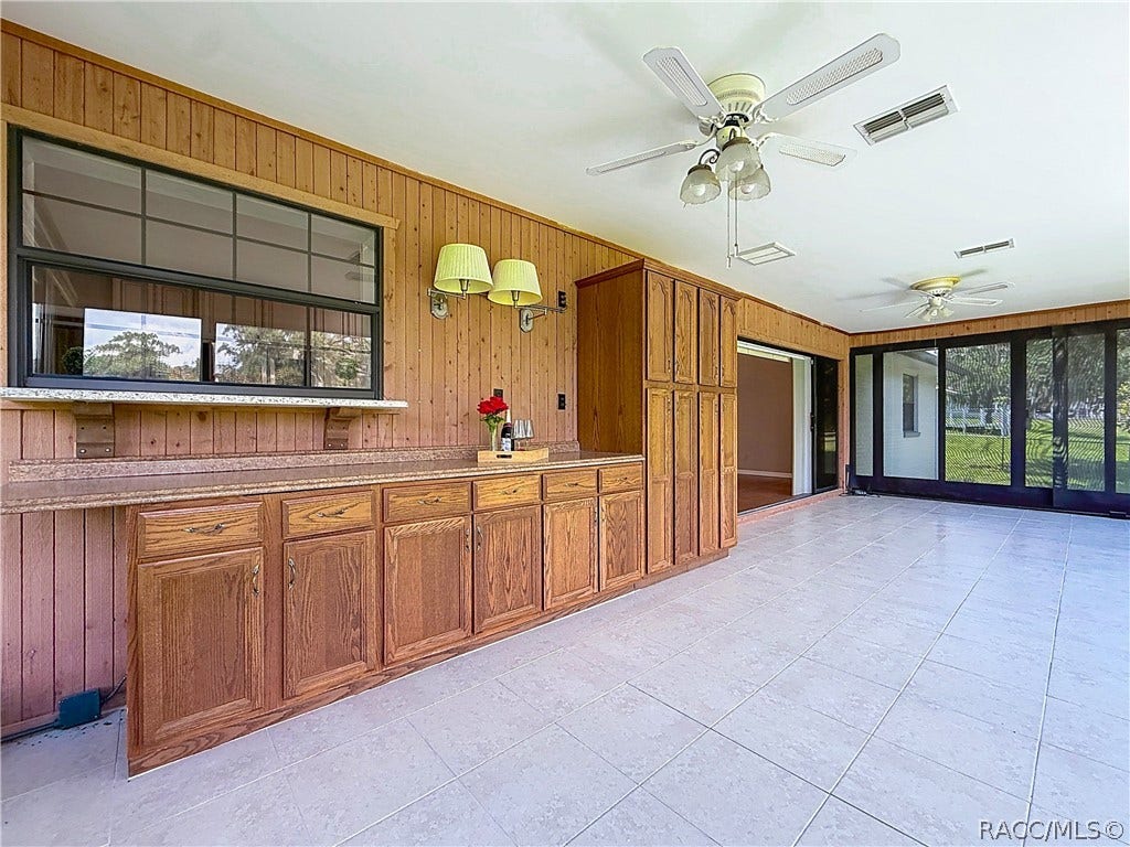 8831 E Sandpiper Drive, Inverness, FL 34450 8831 E Sandpiper Drive, Inverness, FL 34450