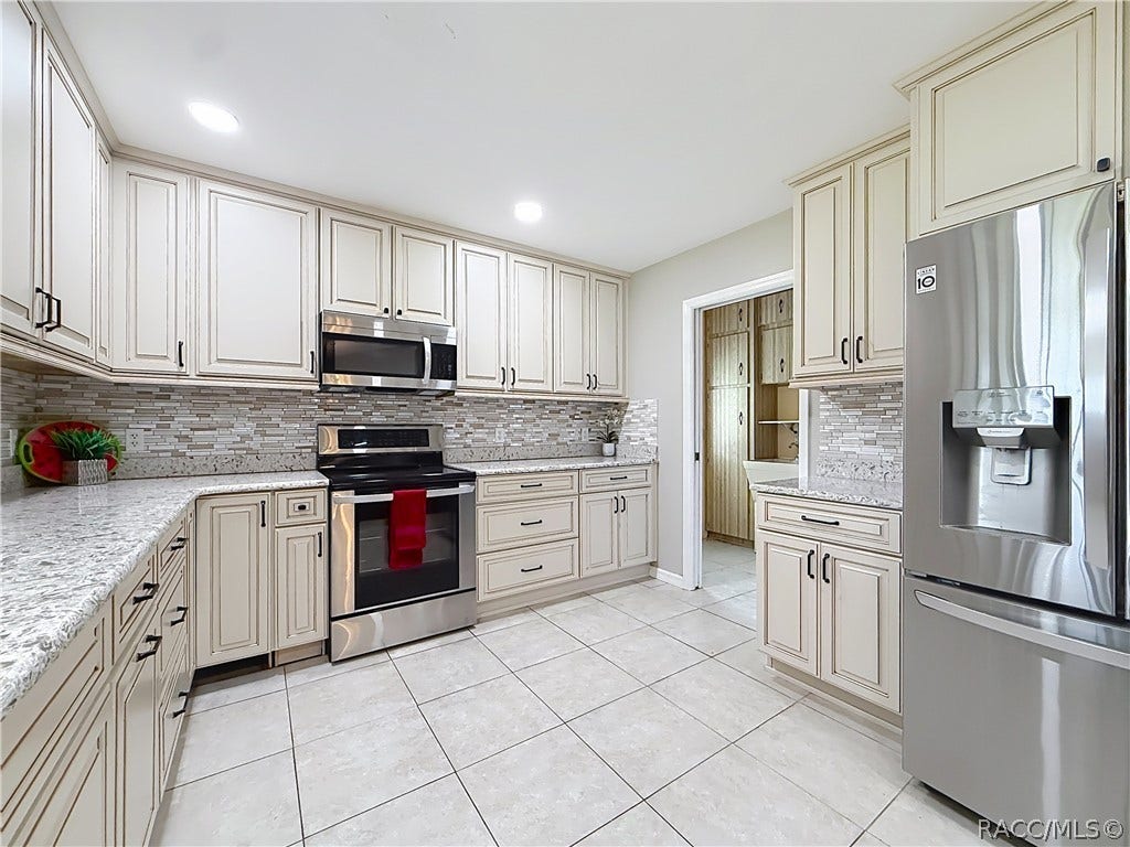8831 E Sandpiper Drive, Inverness, FL 34450 8831 E Sandpiper Drive, Inverness, FL 34450