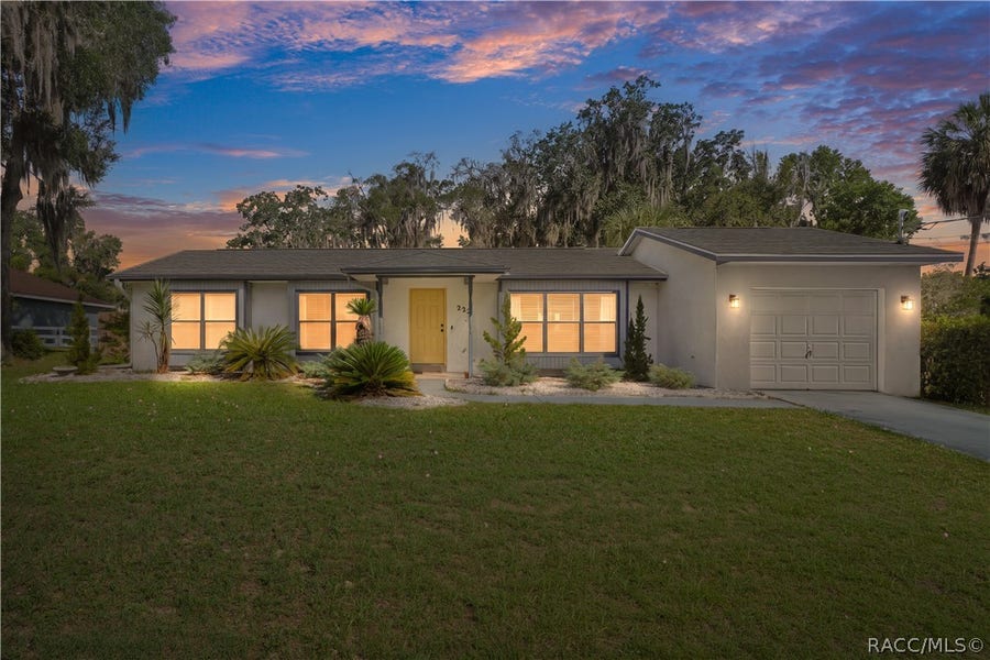 Property photo for 222 S Hunting Lodge Drive, Inverness, FL
