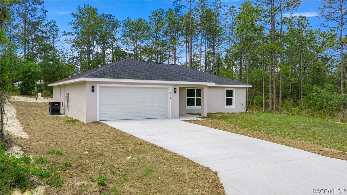 22433 SW Rainbow Lakes Boulevard, Dunnellon, FL 34431